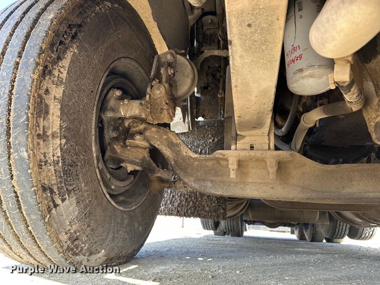 image for item EE4327 2007 Kenworth T800 semi truck