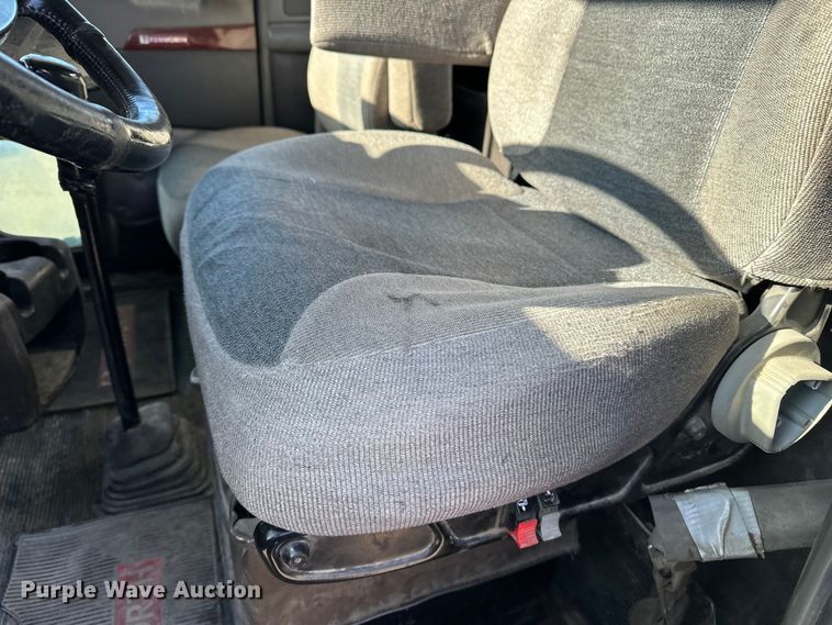 image for item EE4327 2007 Kenworth T800 semi truck