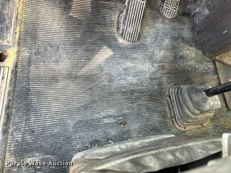 image for item EE4327 2007 Kenworth T800 semi truck