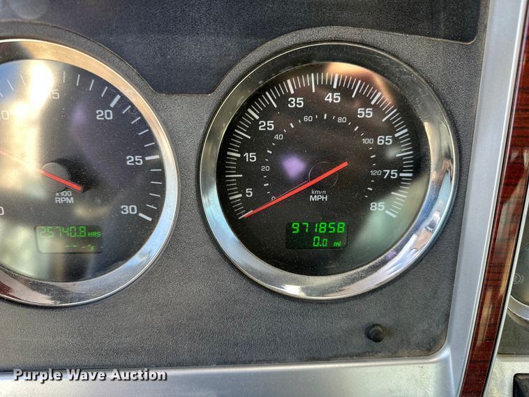 image for item EE4327 2007 Kenworth T800 semi truck