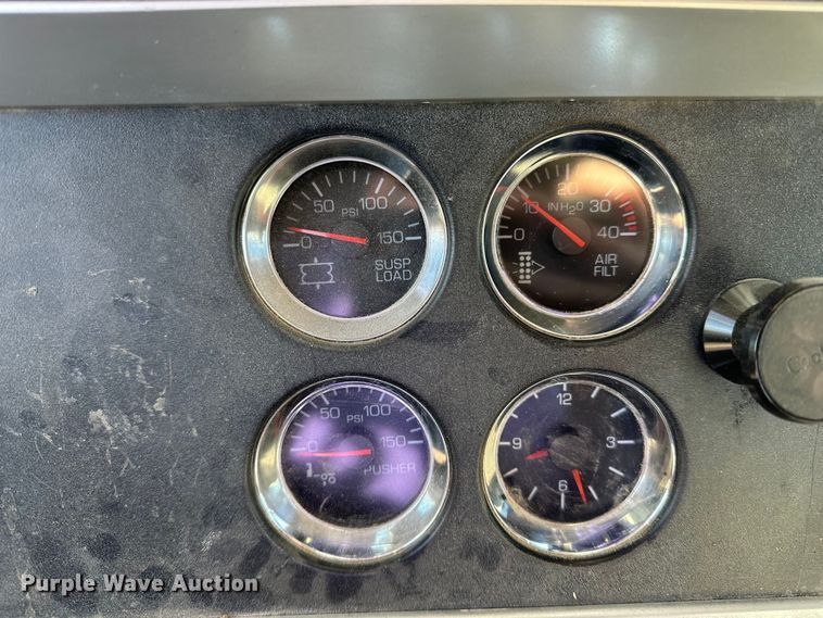 image for item EE4327 2007 Kenworth T800 semi truck