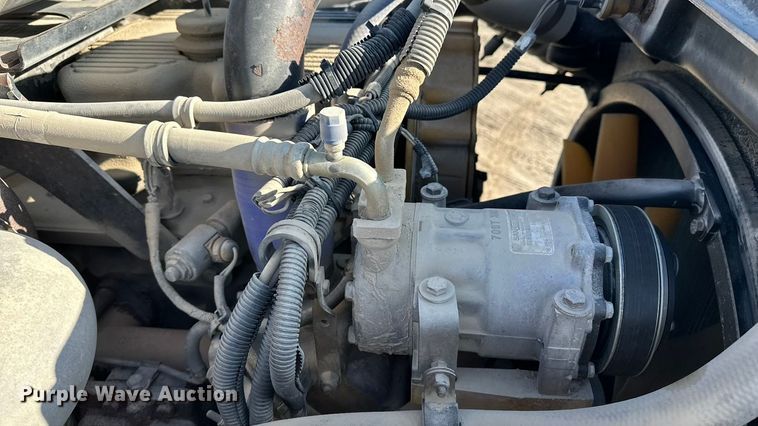 image for item EE4327 2007 Kenworth T800 semi truck