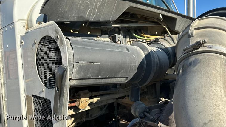 image for item EE4327 2007 Kenworth T800 semi truck