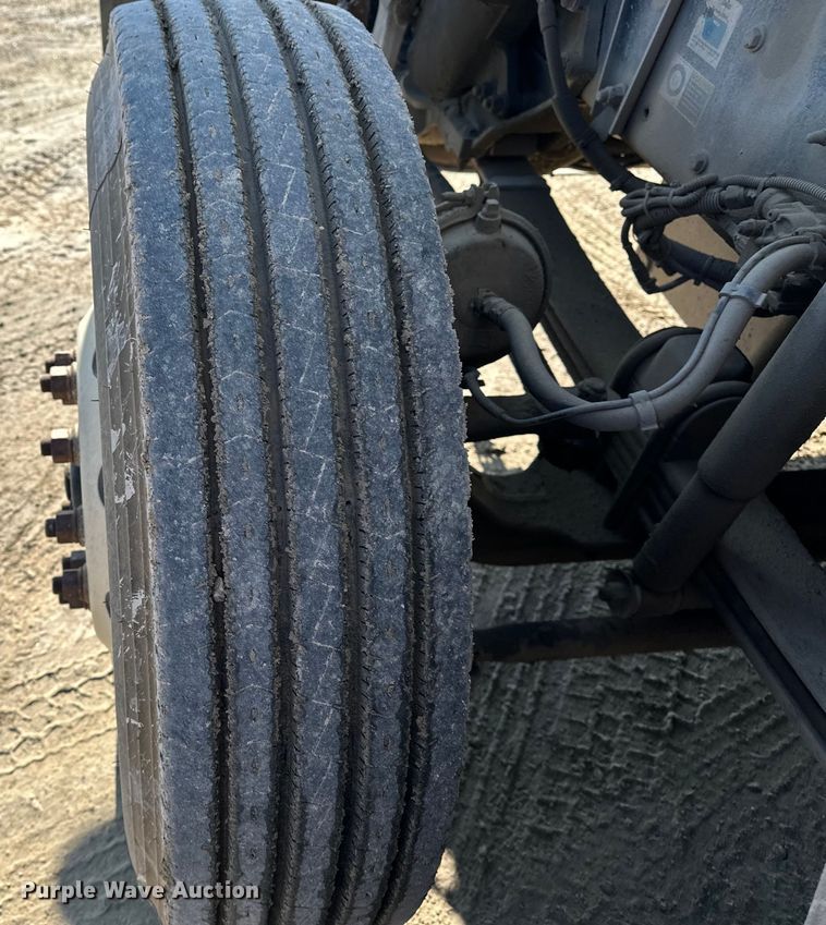 image for item EE4327 2007 Kenworth T800 semi truck