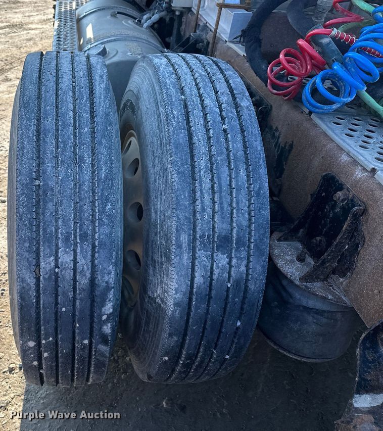 image for item EE4327 2007 Kenworth T800 semi truck