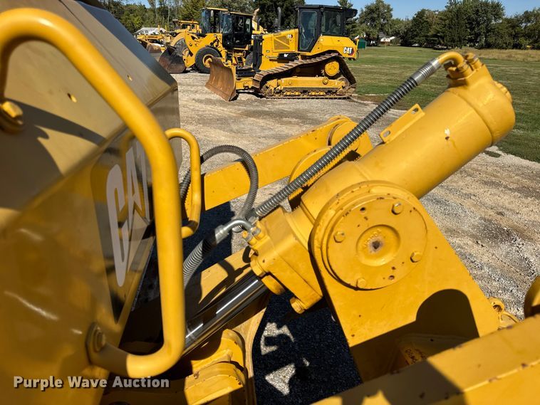 image for item EF2218 2017 Caterpillar D6N XL dozer