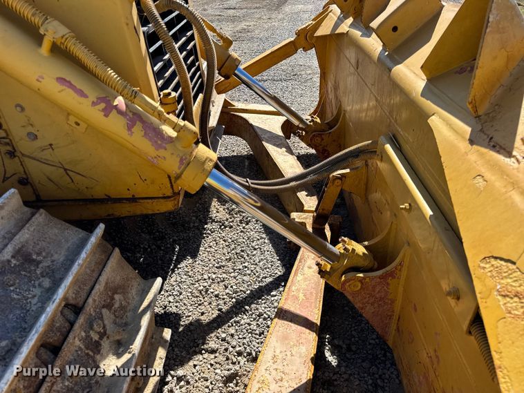 image for item EF2218 2017 Caterpillar D6N XL dozer