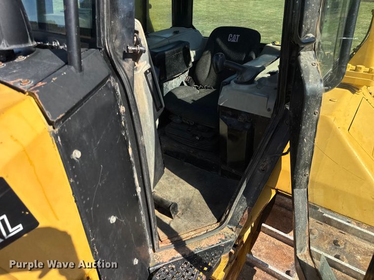 image for item EF2218 2017 Caterpillar D6N XL dozer