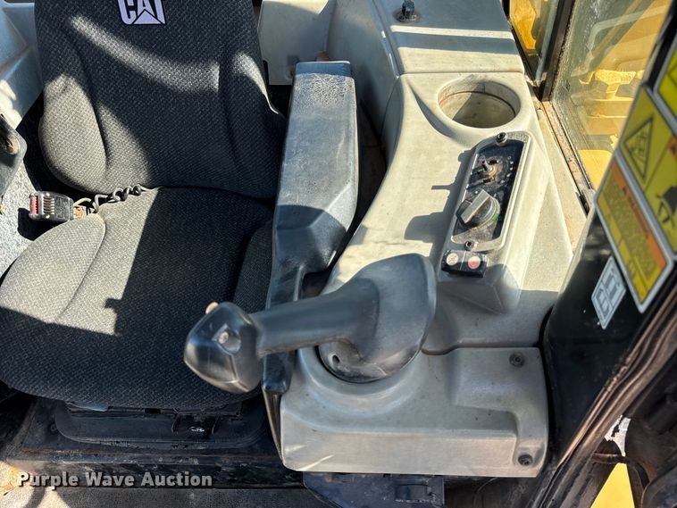 image for item EF2218 2017 Caterpillar D6N XL dozer