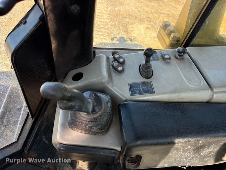 image for item EF2218 2017 Caterpillar D6N XL dozer