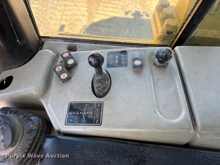 image for item EF2218 2017 Caterpillar D6N XL dozer