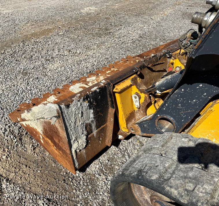 image for item EF2219 2021 John Deere 325G tracked skid steer loader