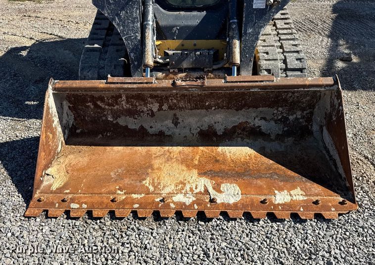 image for item EF2219 2021 John Deere 325G tracked skid steer loader