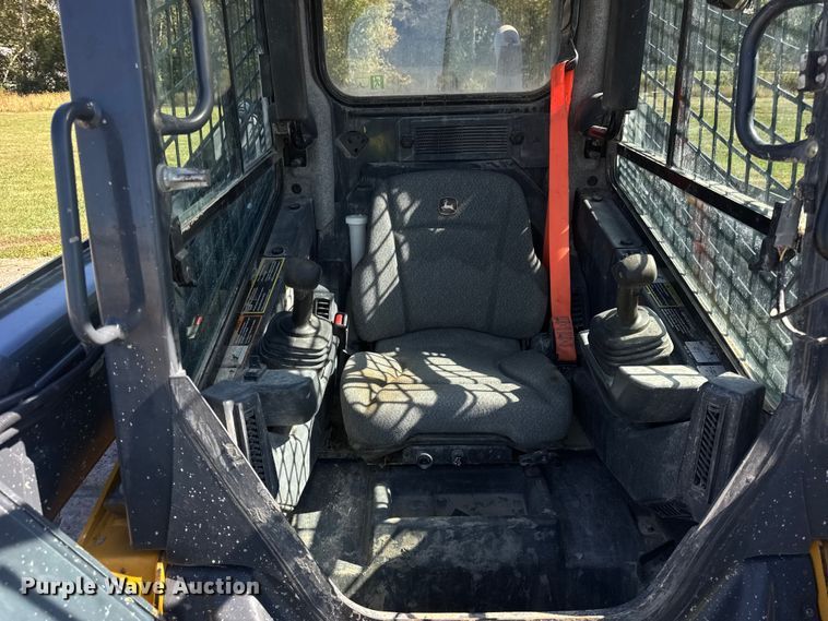 image for item EF2219 2021 John Deere 325G tracked skid steer loader