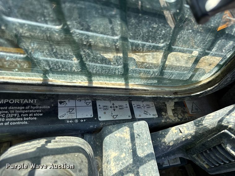 image for item EF2219 2021 John Deere 325G tracked skid steer loader