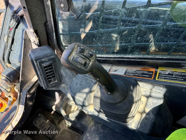 image for item EF2219 2021 John Deere 325G tracked skid steer loader