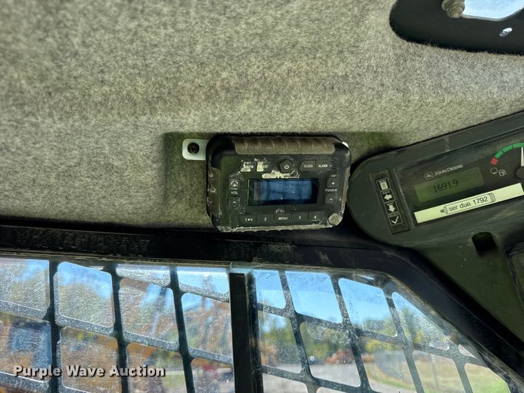 image for item EF2219 2021 John Deere 325G tracked skid steer loader