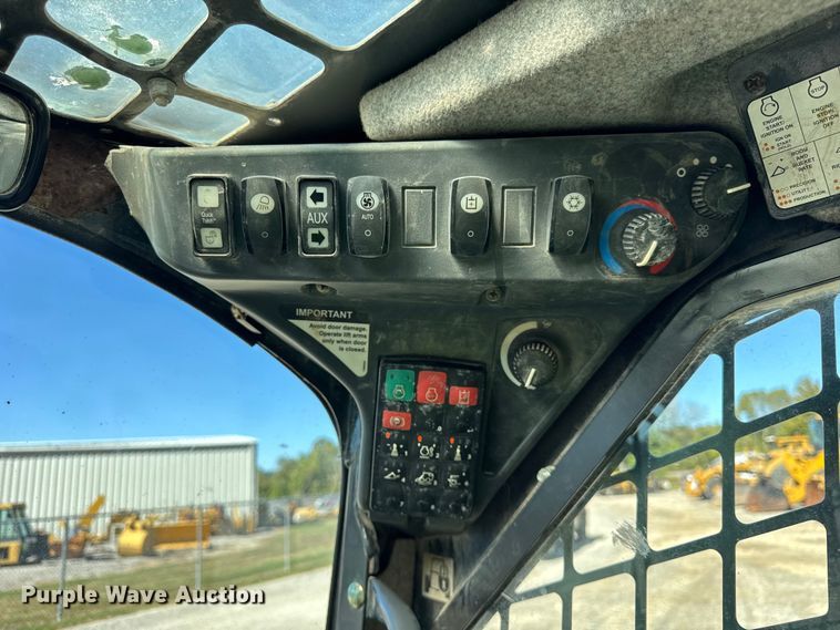 image for item EF2219 2021 John Deere 325G tracked skid steer loader