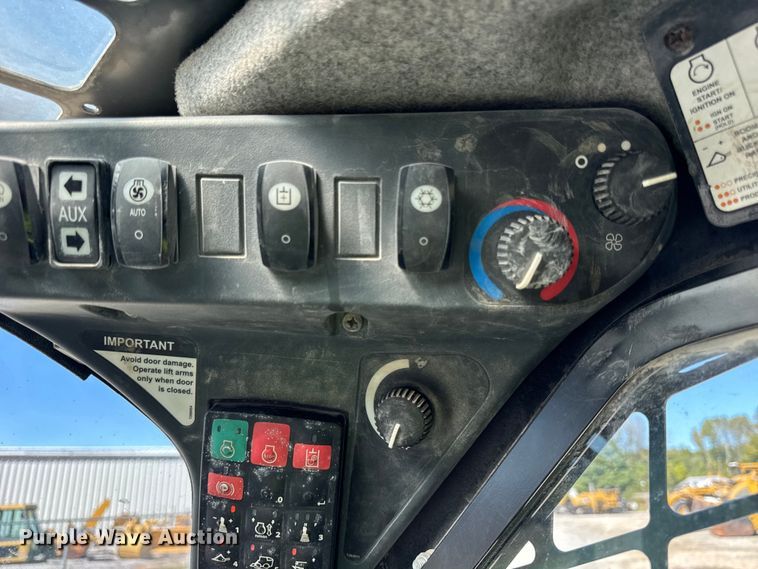 image for item EF2219 2021 John Deere 325G tracked skid steer loader