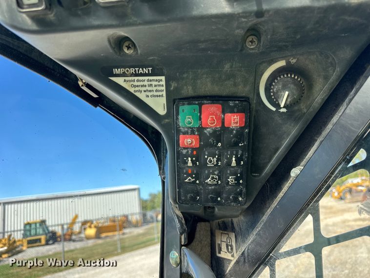 image for item EF2219 2021 John Deere 325G tracked skid steer loader