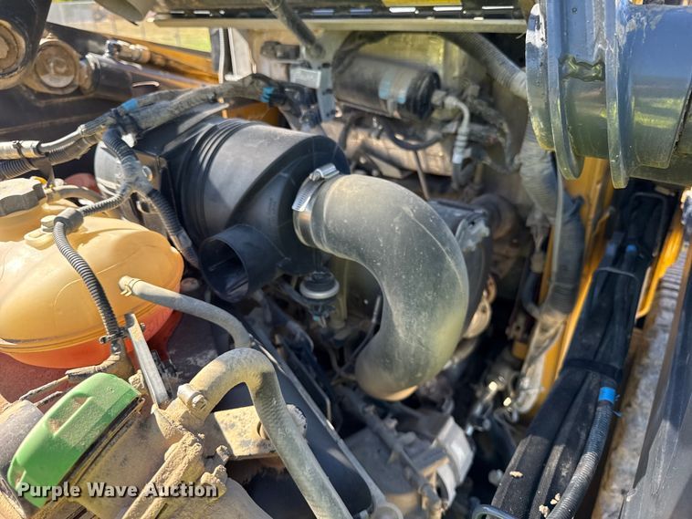 image for item EF2219 2021 John Deere 325G tracked skid steer loader