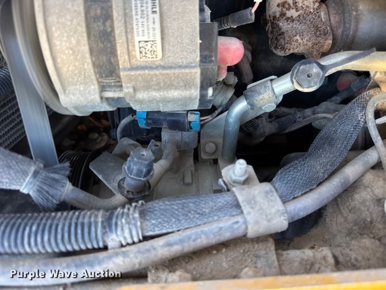 image for item EF2219 2021 John Deere 325G tracked skid steer loader