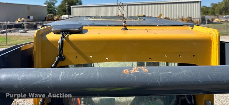 image for item EF2219 2021 John Deere 325G tracked skid steer loader