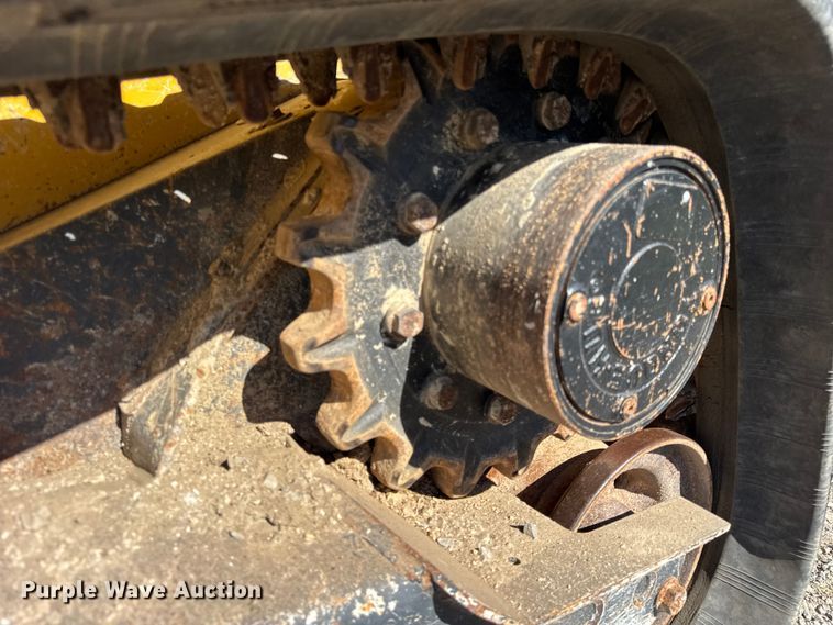 image for item EF2219 2021 John Deere 325G tracked skid steer loader