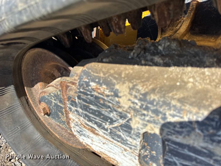 image for item EF2219 2021 John Deere 325G tracked skid steer loader