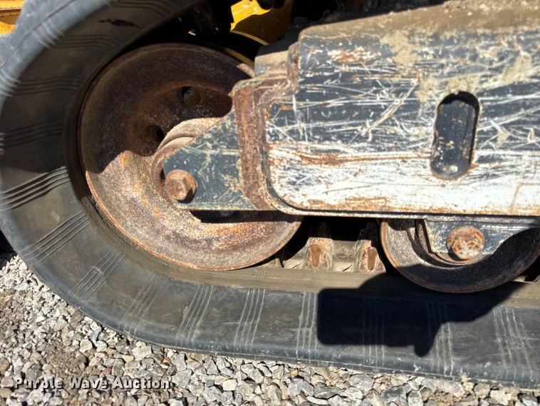 image for item EF2219 2021 John Deere 325G tracked skid steer loader