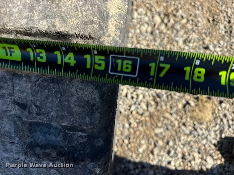 image for item EF2219 2021 John Deere 325G tracked skid steer loader