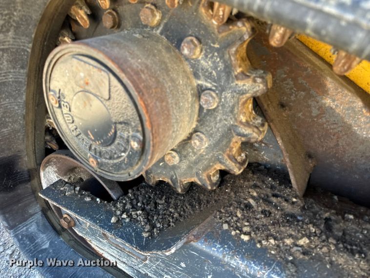 image for item EF2219 2021 John Deere 325G tracked skid steer loader