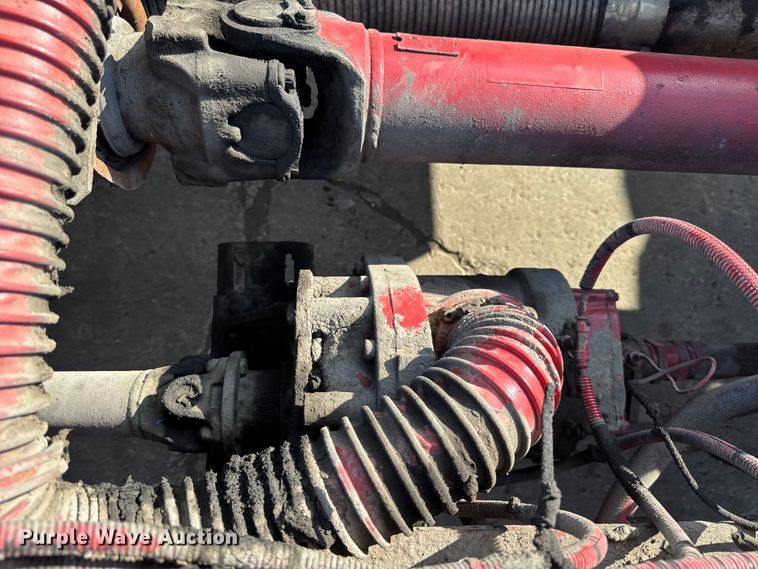 image for item EF2223 2004 Chevrolet C8500 truck cab and chassis