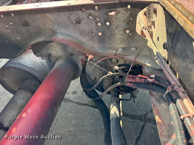 image for item EF2223 2004 Chevrolet C8500 truck cab and chassis