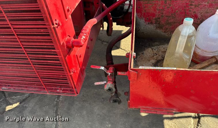 image for item EF2223 2004 Chevrolet C8500 truck cab and chassis