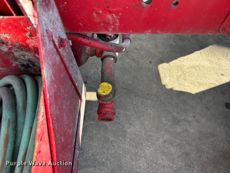 image for item EF2223 2004 Chevrolet C8500 truck cab and chassis