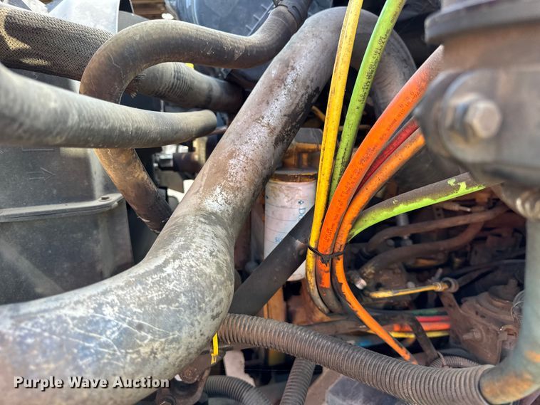 image for item EF2223 2004 Chevrolet C8500 truck cab and chassis