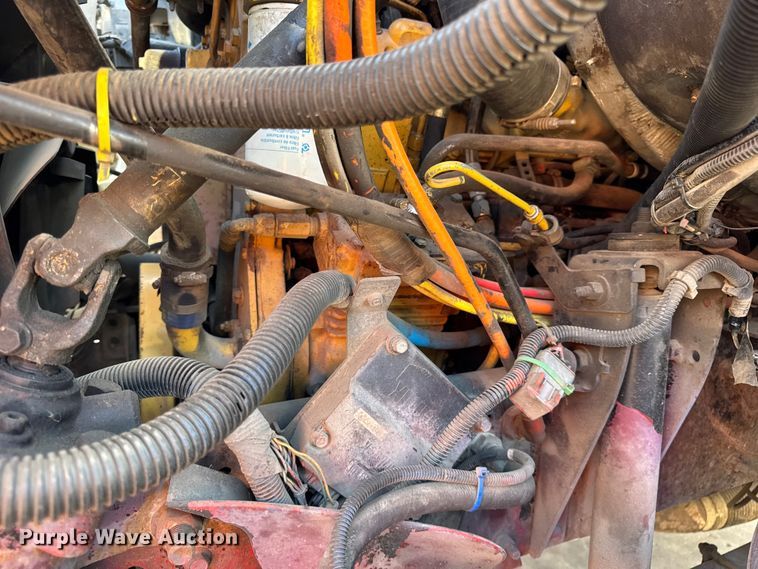 image for item EF2223 2004 Chevrolet C8500 truck cab and chassis