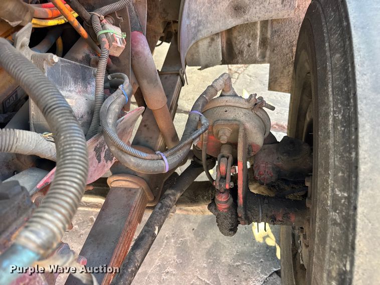 image for item EF2223 2004 Chevrolet C8500 truck cab and chassis