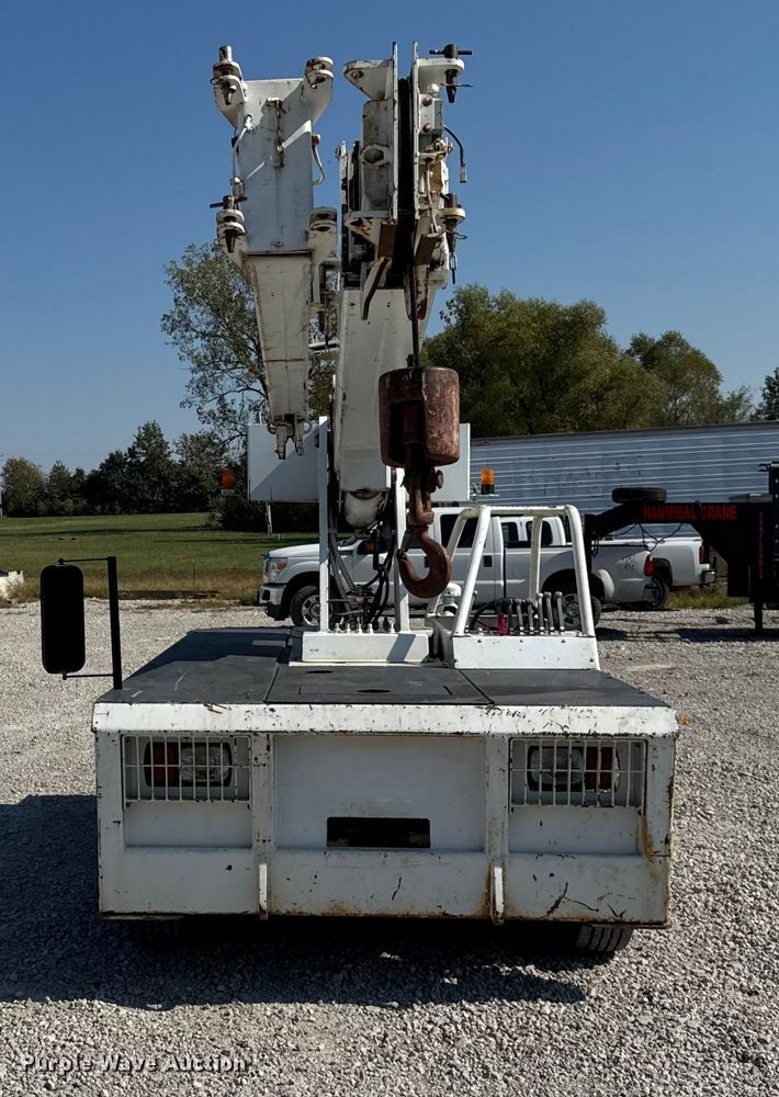 image for item EF2245 Broderson IC-80-3F crane