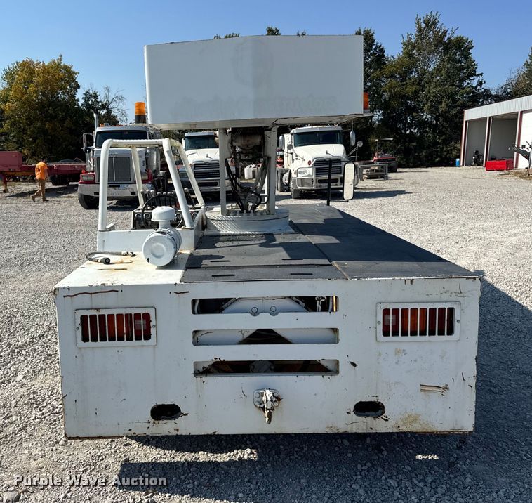 image for item EF2245 Broderson IC-80-3F crane