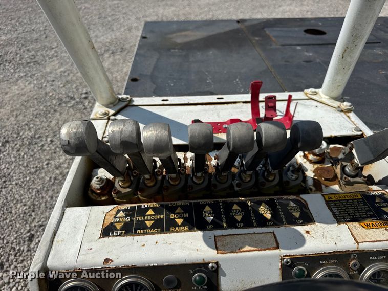 image for item EF2245 Broderson IC-80-3F crane