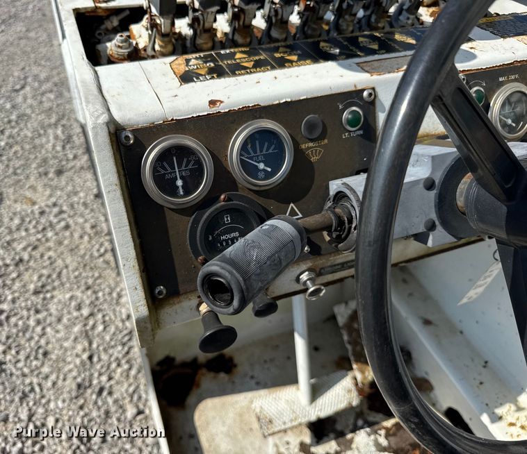 image for item EF2245 Broderson IC-80-3F crane