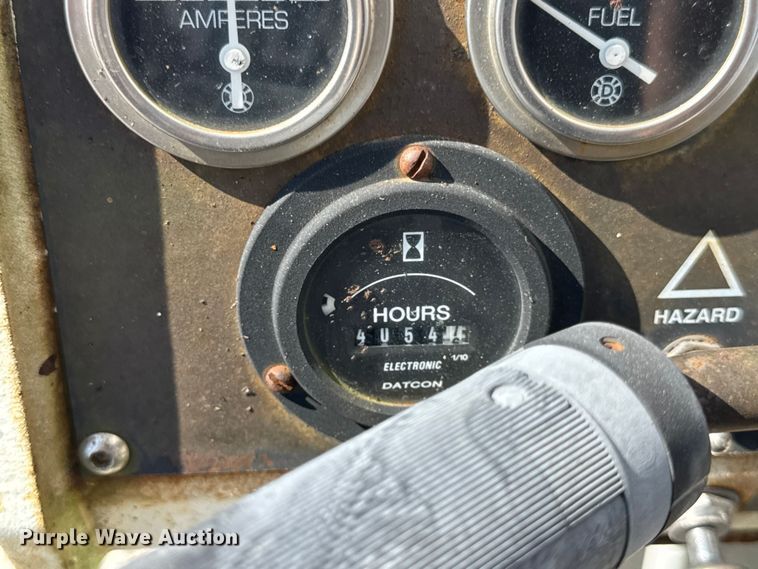 image for item EF2245 Broderson IC-80-3F crane