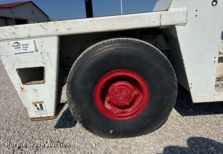 image for item EF2245 Broderson IC-80-3F crane