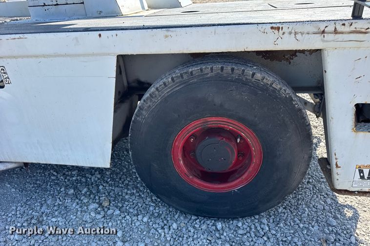 image for item EF2245 Broderson IC-80-3F crane