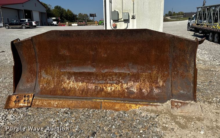 image for item EF2246 Komatsu D65-12 to D65-17 Dozer blade