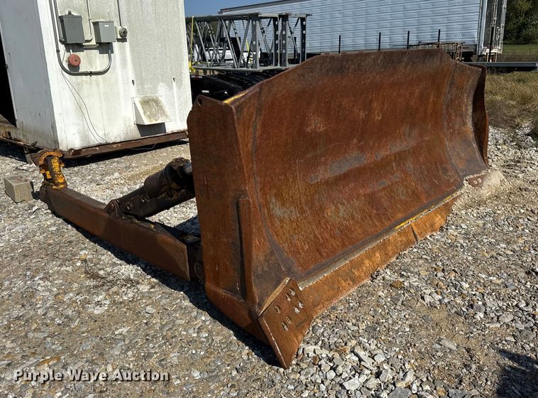 image for item EF2246 Komatsu D65-12 to D65-17 Dozer blade