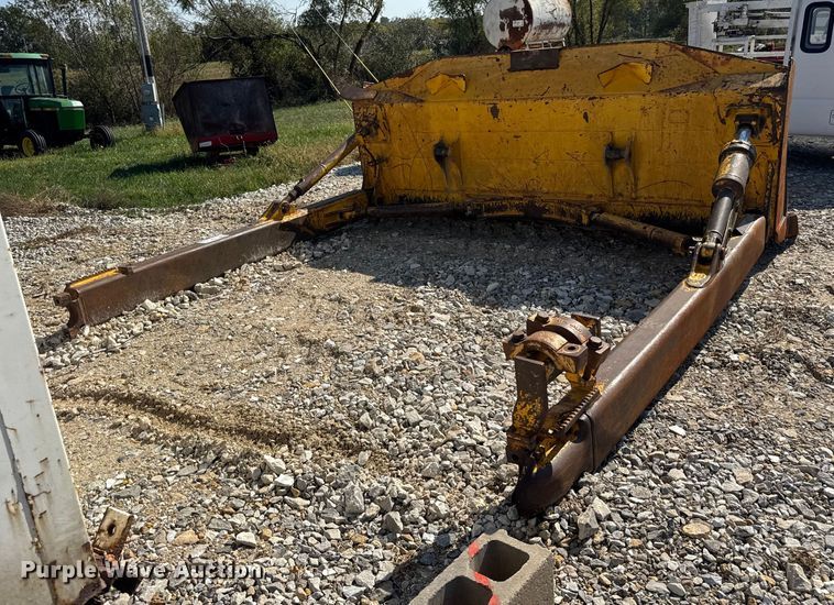 image for item EF2246 Komatsu D65-12 to D65-17 Dozer blade