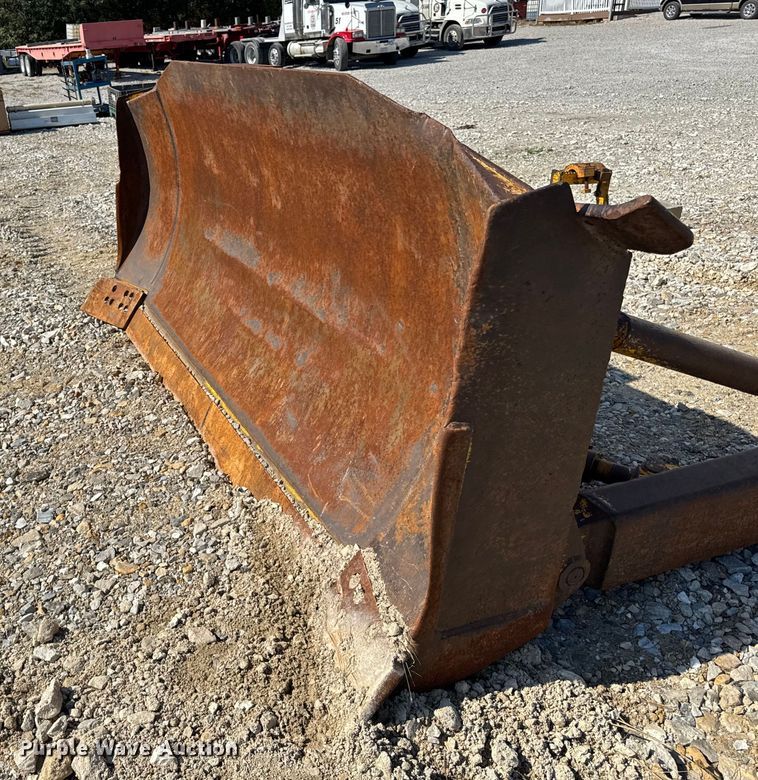 image for item EF2246 Komatsu D65-12 to D65-17 Dozer blade